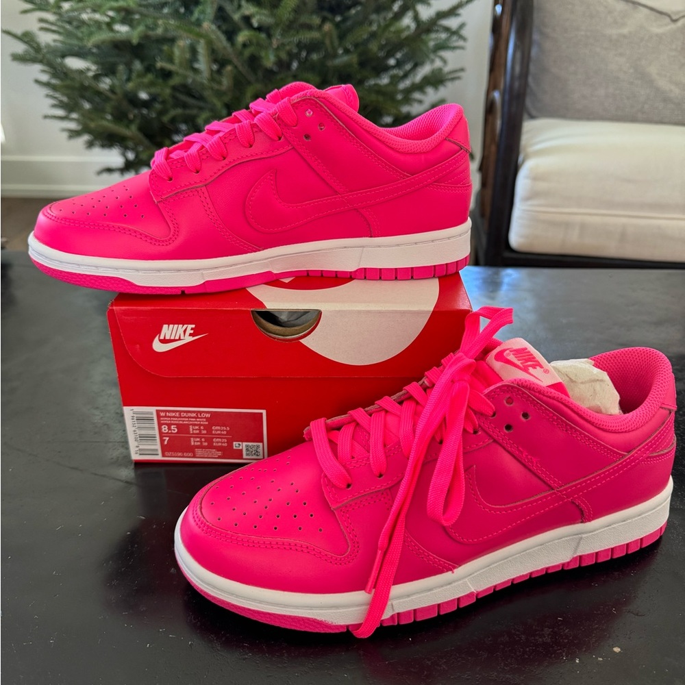 Nike dunk low hyper pink